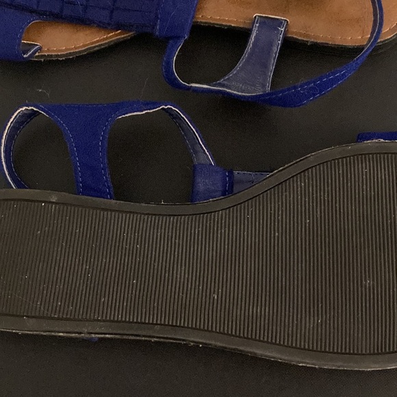 Cobalt blue flat sandals. Size 9 - Picture 4 of 4